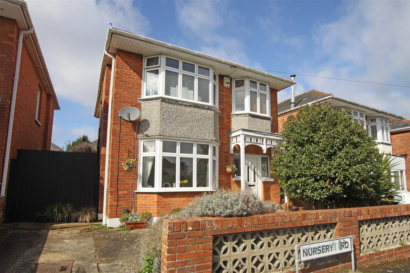 4 Bedroom Property For Sale in Bournemouth £450,000
